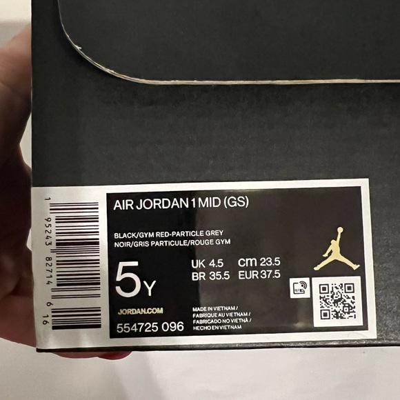 BLACK/GYM RED-PARTICLE GREY AIR JORDAN 1 MID (GS) - Picture 7 of 11